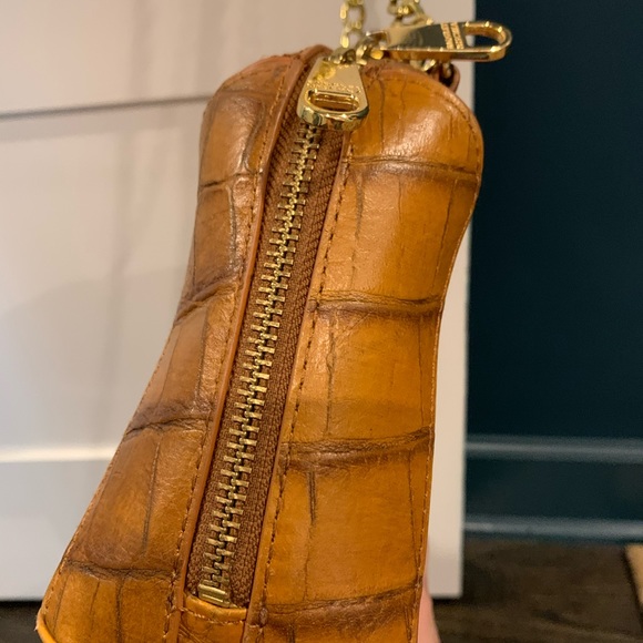 Badgley Mishcka - Picture 7 of 7